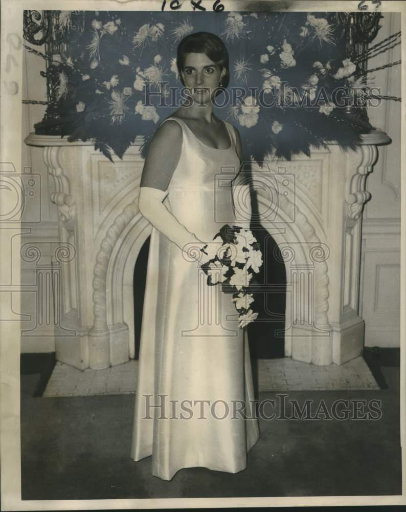 1968 Carolyn Doan King, presented as a debutante at the Orleans Club - Historic Images