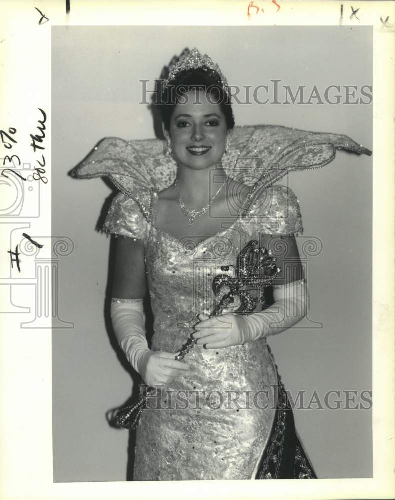 1990 Press Photo Ellen Hennesy, Queen of the Achaens Ball - Historic Images