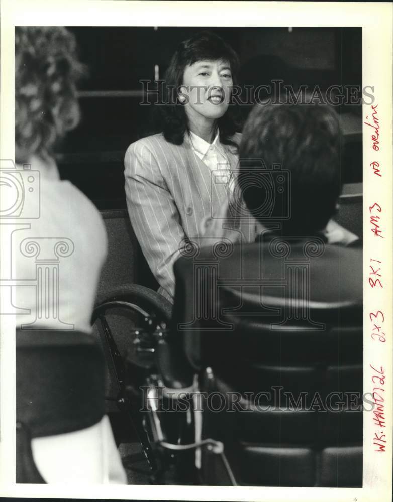 1991 Patricia Johnson speaks at press conference at Yenni Building - Historic Images