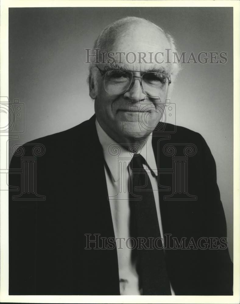 1997 Press Photo Roger Kennedy- Sternberg Lecturer - Historic Images