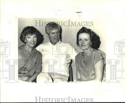 1988 Press Photo Dena Jackson, Felix Jackson, & Diana Ogden at the Essex Club. - Historic Images