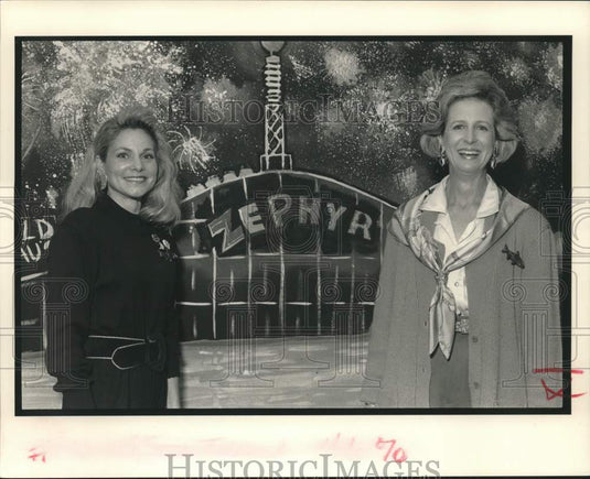 1990 Press Photo Peggy Laborde, Susan Johnson at Back To The Beach Event - Historic Images