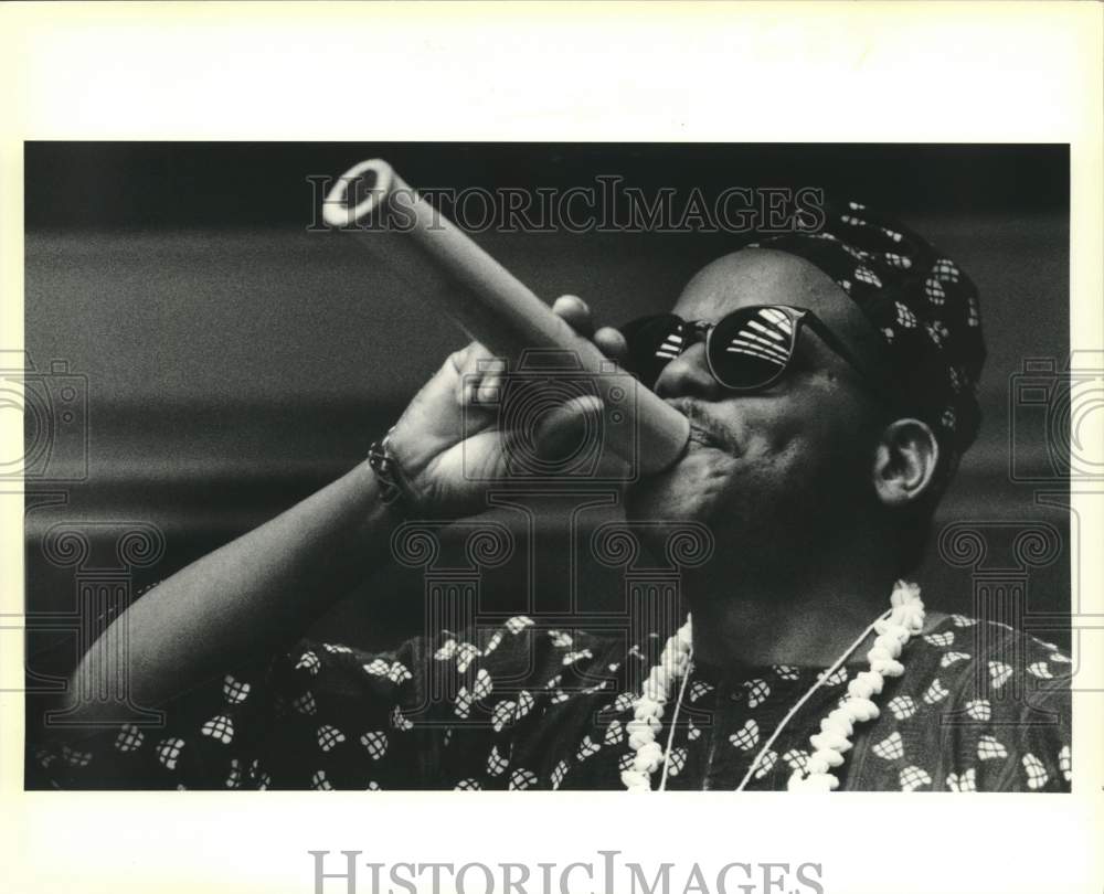 1988 Press Photo Odis Johnson at &quot;Musical Instruments from Africa&quot; program - Historic Images