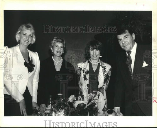1992 Press Photo Dignitaries in attendance at the Art In Bloom Event - Historic Images