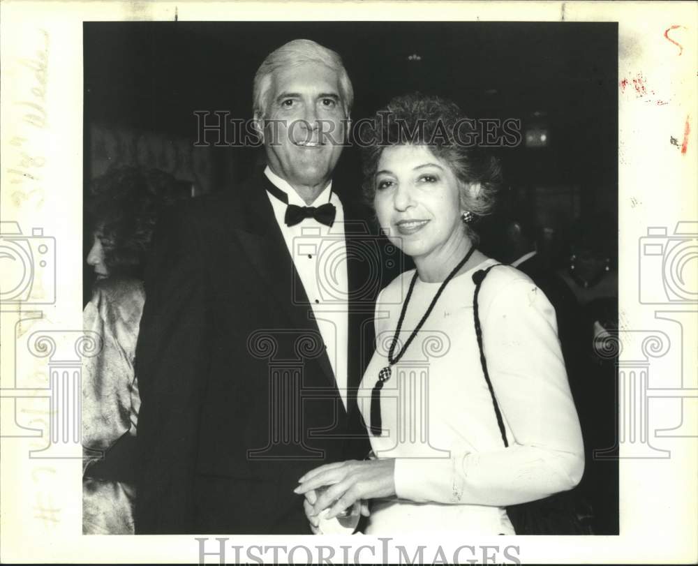 1988 Press Photo Don Johnston &amp; Elizabeth Tahir at Amistad Research Center - Historic Images