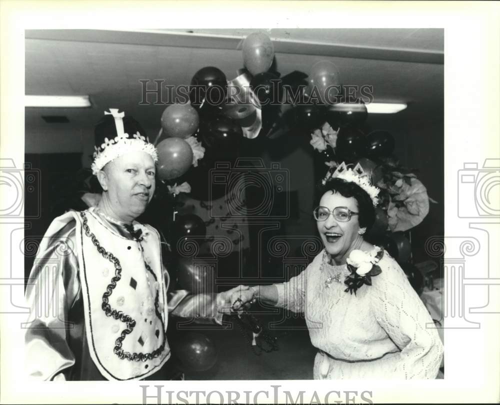 1990 Press Photo Mardi Gras Celebration at the Kenner Adult day Care Center - Historic Images