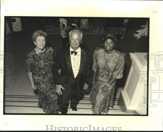 1989 Press Photo Ann & Larry Israel, Dr. Sandra Robinson At TUMC Dinner - Historic Images