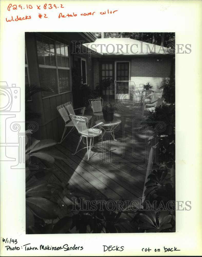 1993 Press Photo Jackie &amp; Dave Faircloth&#39;s wood deck in their backyard - Historic Images