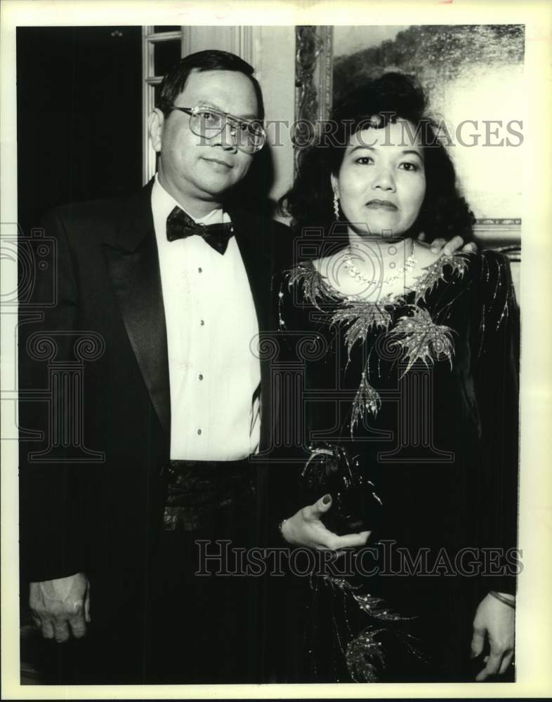 1994 Press Photo Chalmette Medical Center - Dr. Cuong and Thao Le - Historic Images