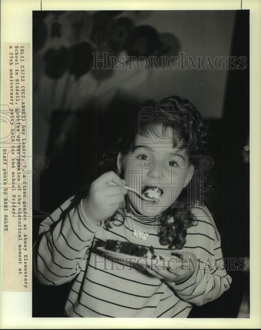 1990 Press Photo Amy Landry enjoys Abney Elementary's anniversary party. - Historic Images