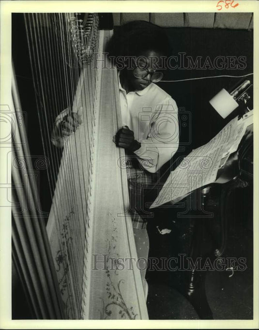 1988 Press Photo Shaunna Jones during rehearsal for Star Theater's production - Historic Images