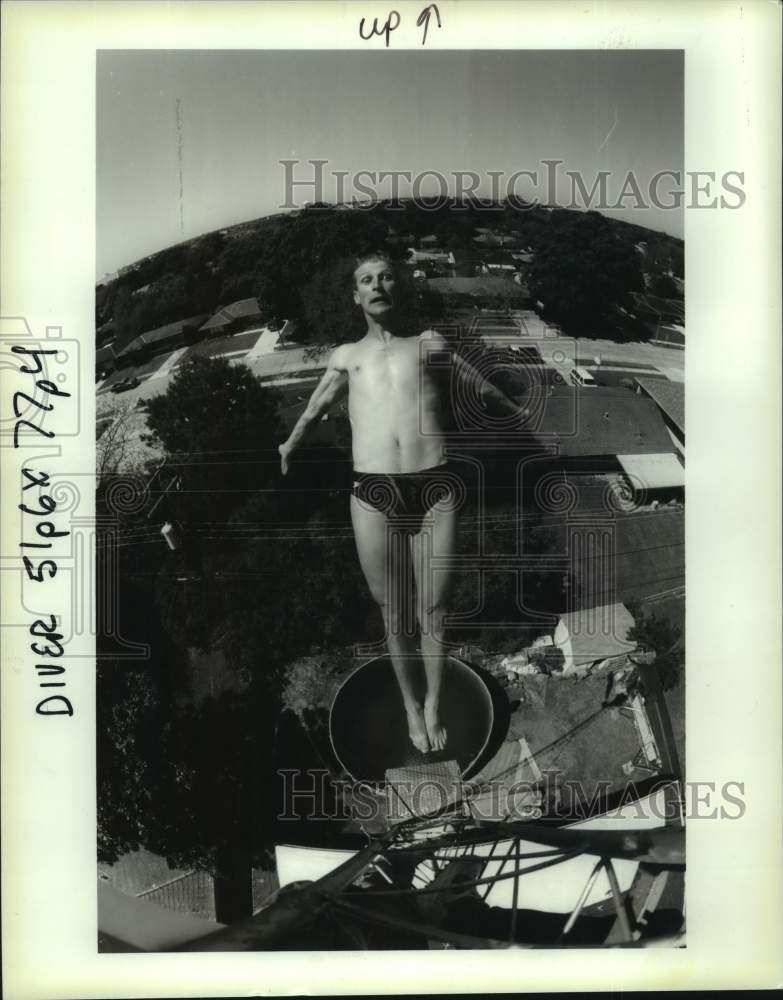 1994 Press Photo High diver and stunt diver Danny Higginbottom - Historic Images