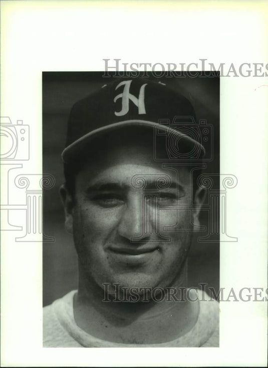 1993 Press Photo Higgins girls softball coach Carl Nini - Historic Images