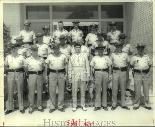 1988 Press Photo Salvador Lentini & entire Police department in late 1960's. - Historic Images
