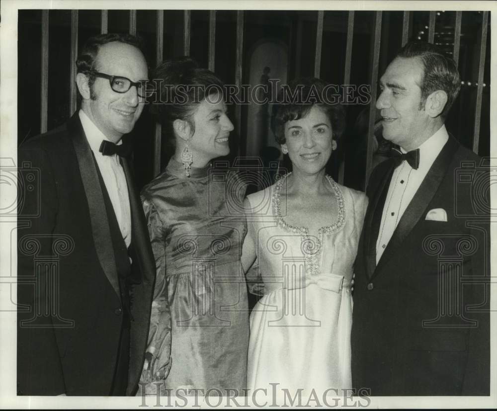 Press Photo Dr. and Mrs Murrel Kaplan and Dr. and Mrs Jay M. Shames - Historic Images