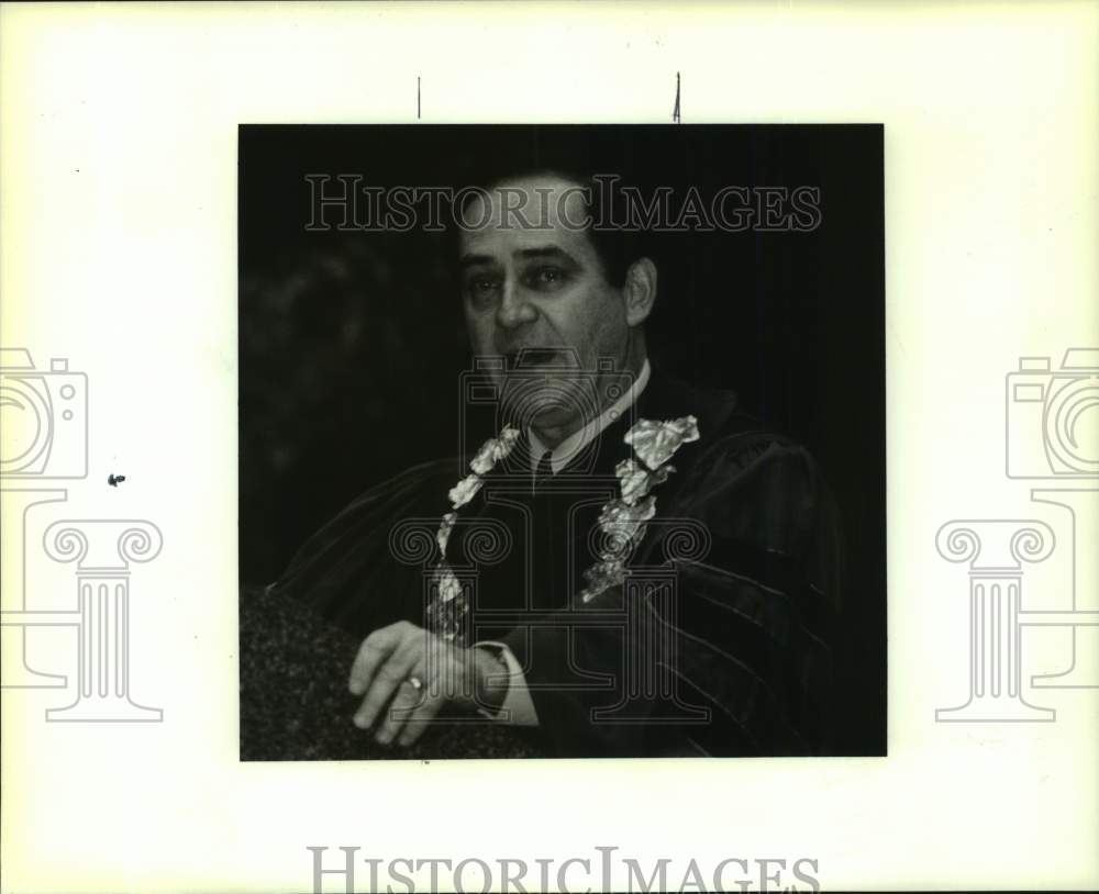 1995 Press Photo Francis L. Lawrence delivers commencement speech - Historic Images