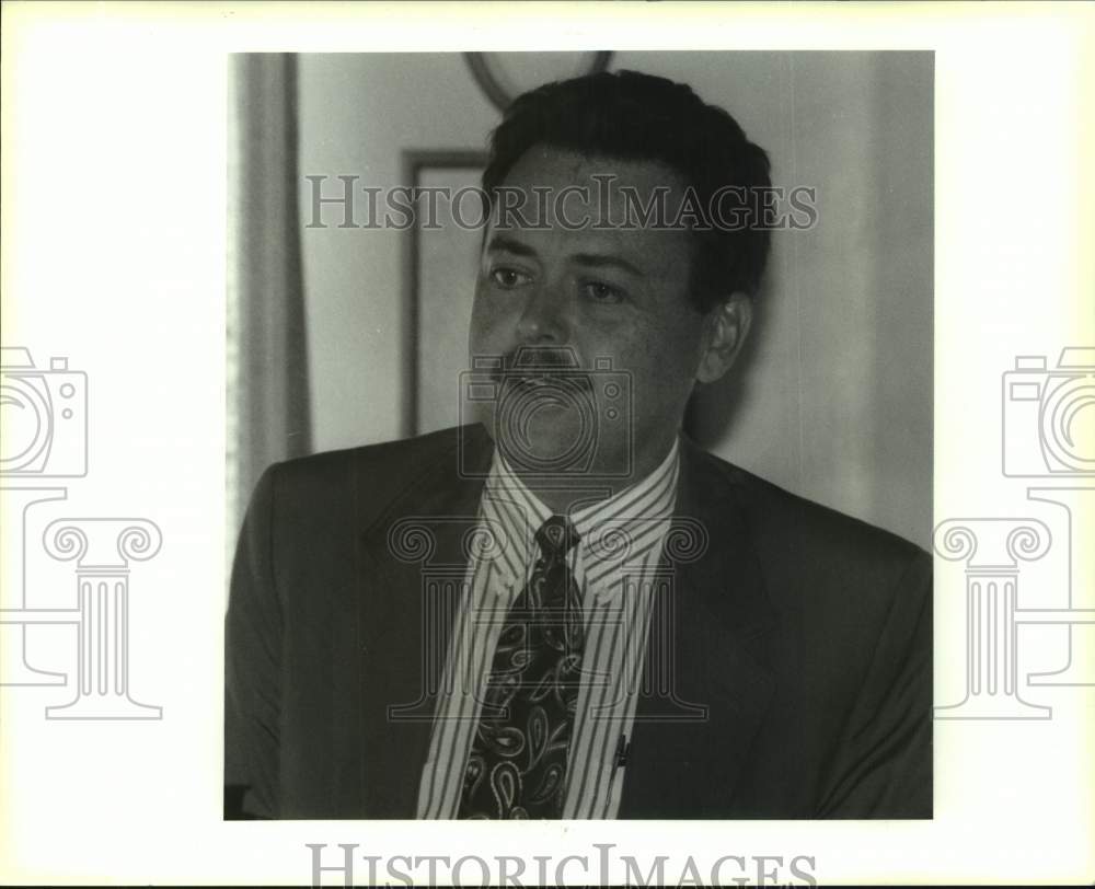 1995 Press Photo Dr. Reid Lea, guest speaker at St. Bernard Chamber meeting. - Historic Images