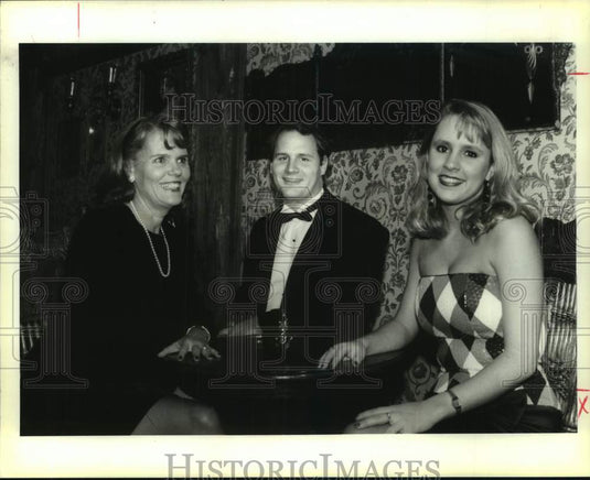 1992 Press Photo Diana, Michael & Emily Lapeyre at Hardie Debutante party - Historic Images