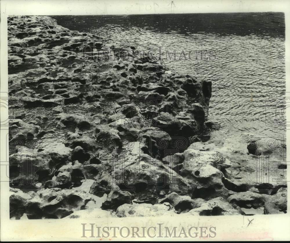 Press Photo Leaf River&#39;s &quot;soft rock&quot; resembles cratered lunar surface. - Historic Images