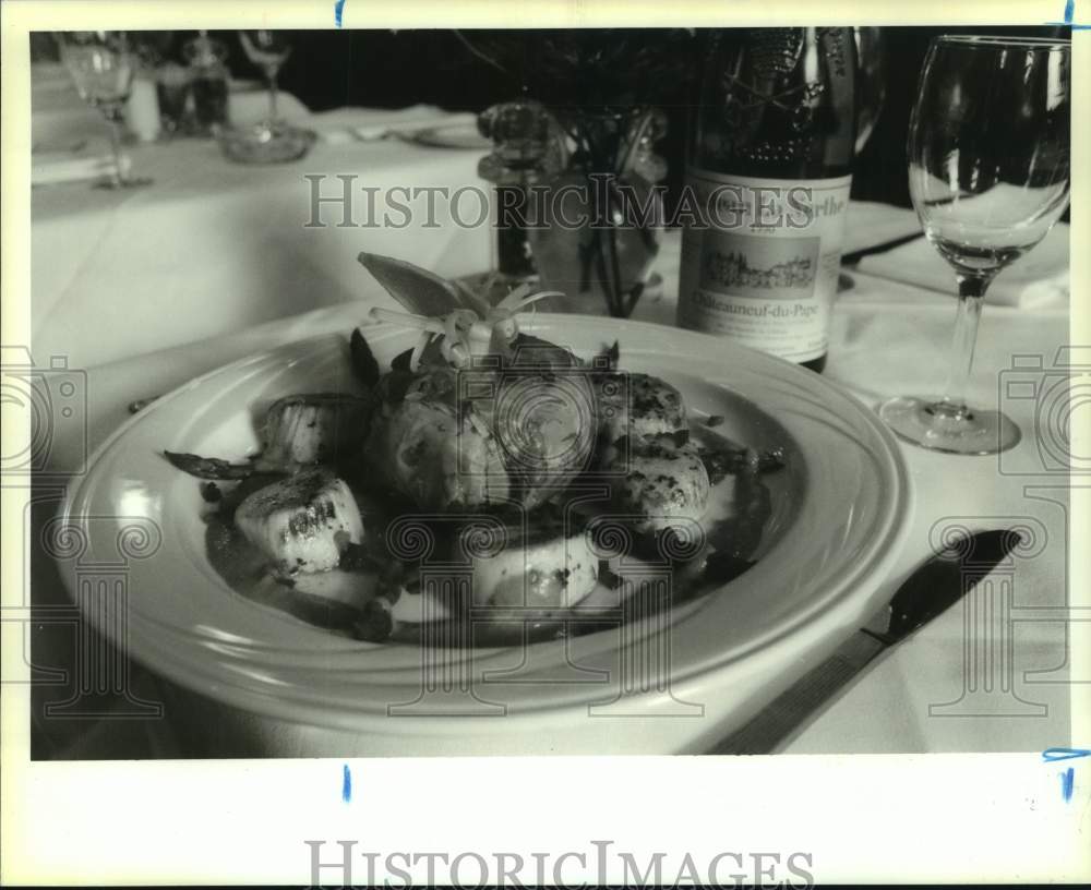 1995 Press Photo Bay scallops with wild rice and mushrooms in phyllo dough - Historic Images