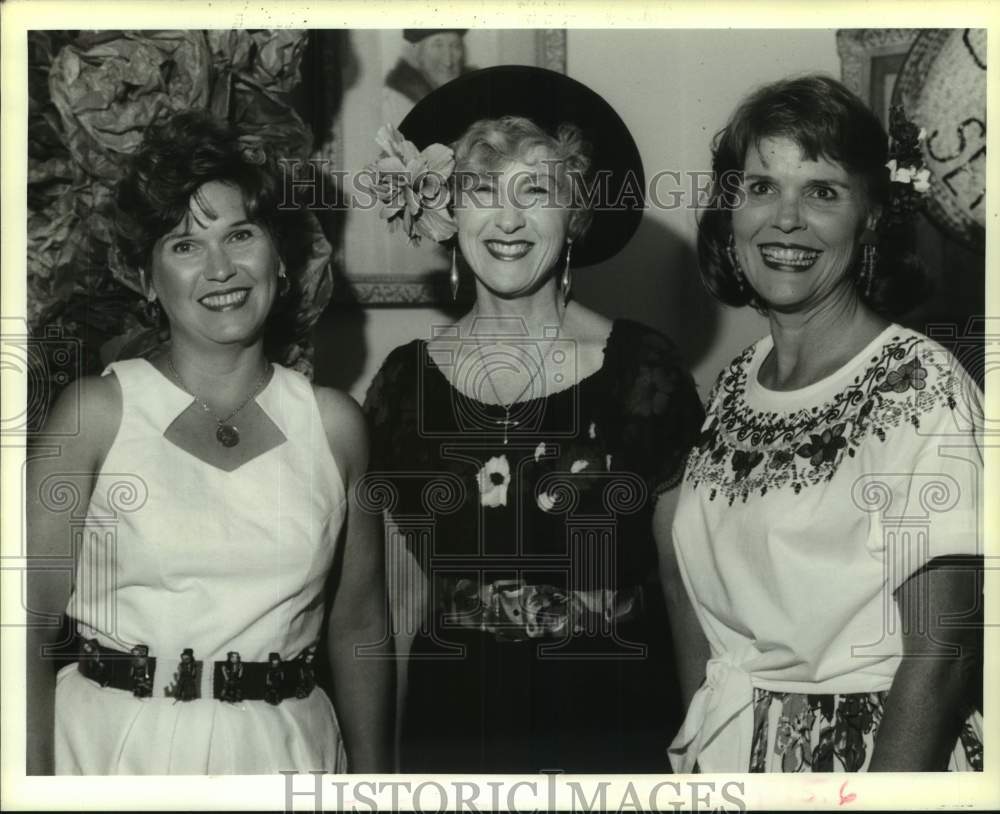 1993 Press Photo Couret Debut - Pat Couret, Sally Reeves, Di Lapeyre - Historic Images