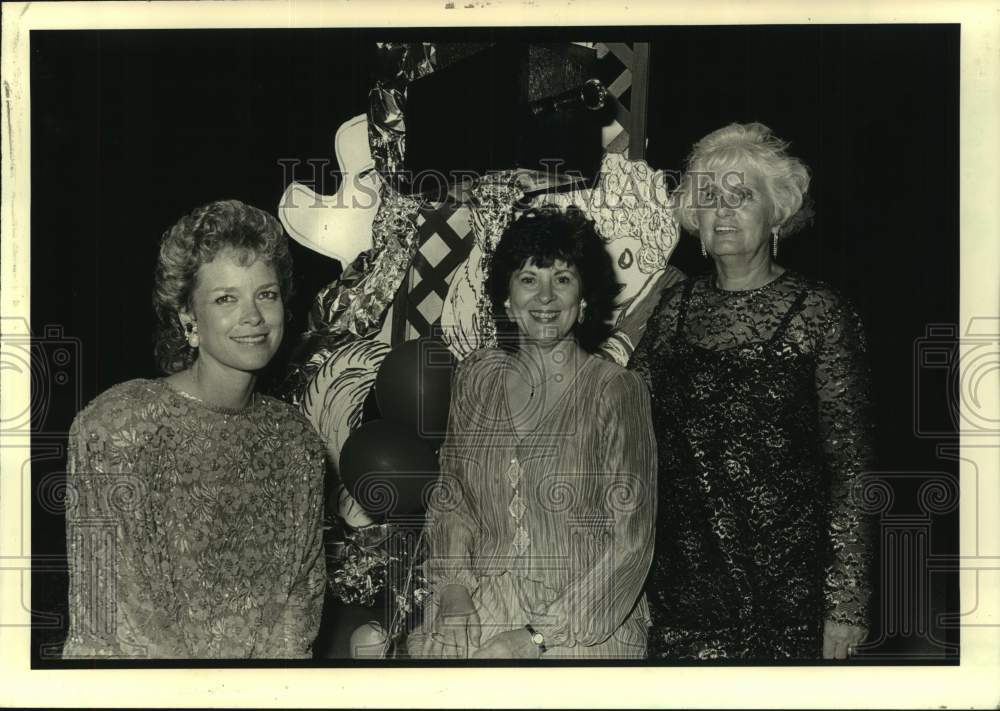 1990 Press Photo Attendees at Cotillion in Pavillion - Historic Images