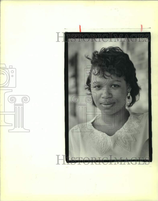 1989 Press Photo Danielle Gray, Salutatorian Graduate at St. Mary's Academy - Historic Images