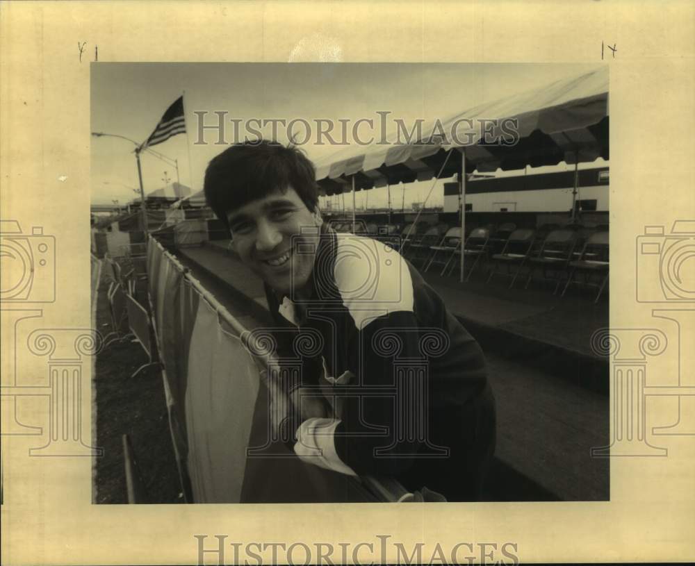 1992 Press Photo Joseph LeBeau at Metairie Jaycee&#39;s Stands on Veterans Highway - Historic Images