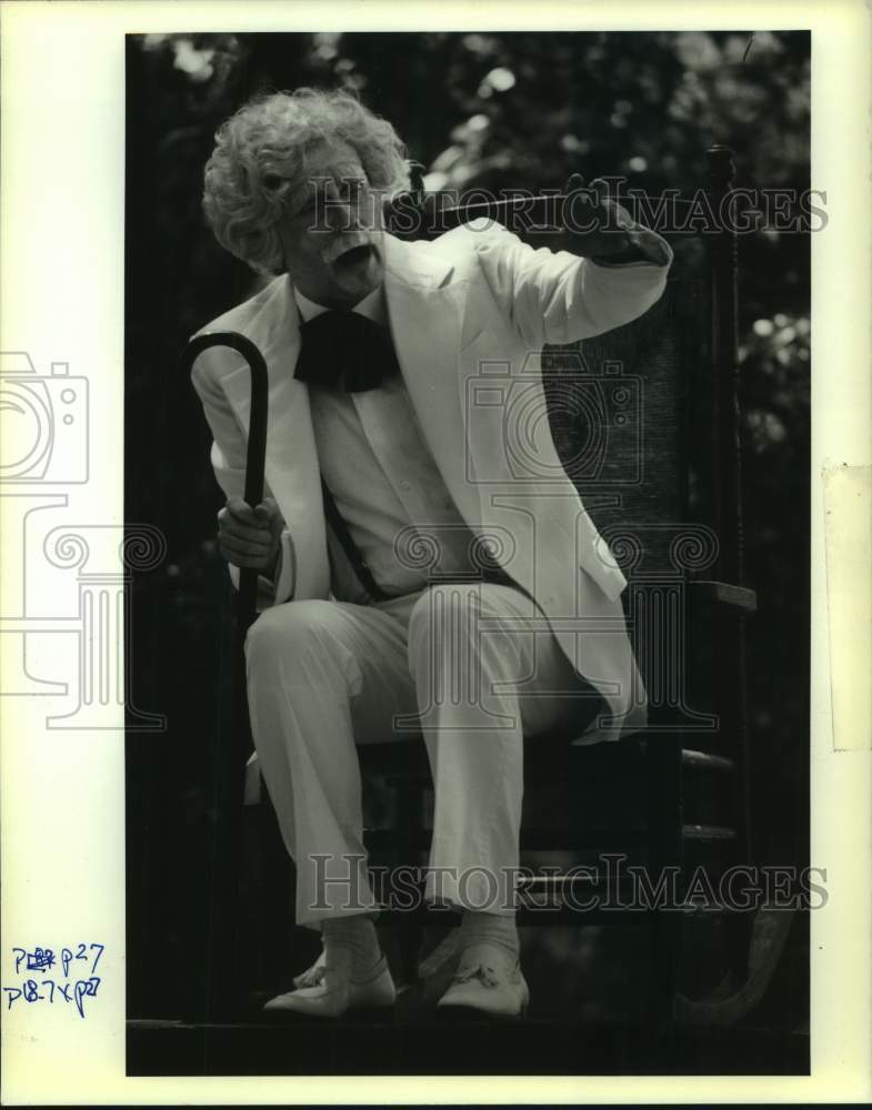 1989 Press Photo Paul Longstreth as Mark Twain during event at Dick Plantation - Historic Images