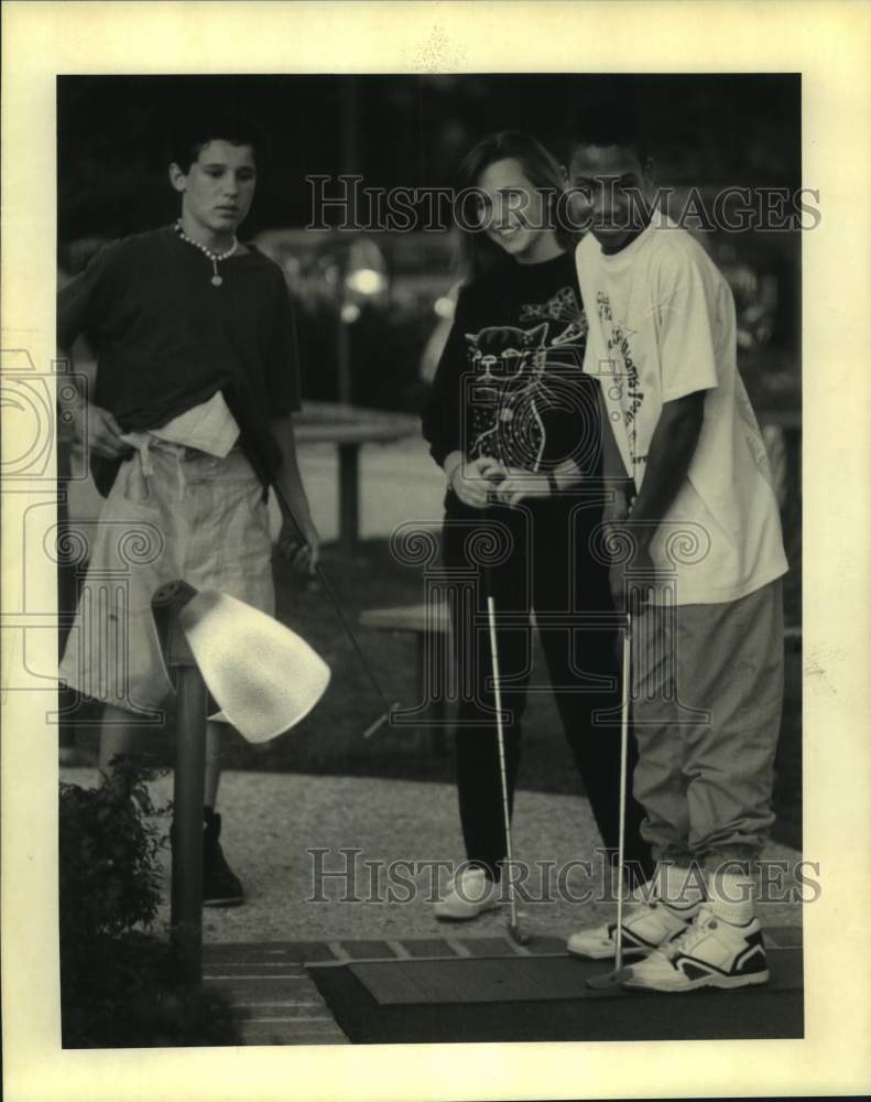 1992 Press Photo Mark, Heid, Carl won essay contest by Louisiana Social Services - Historic Images