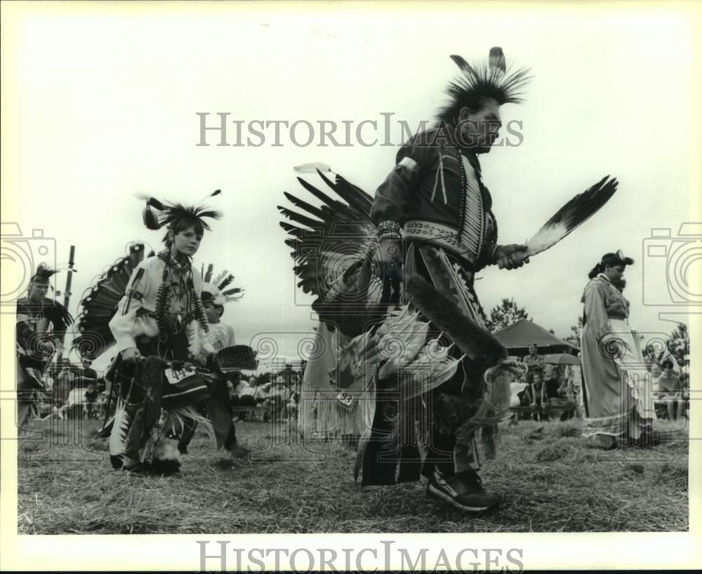 1991 Press Photo Jim Roy at an event by Louisiana Indian Heritage Association - Historic Images