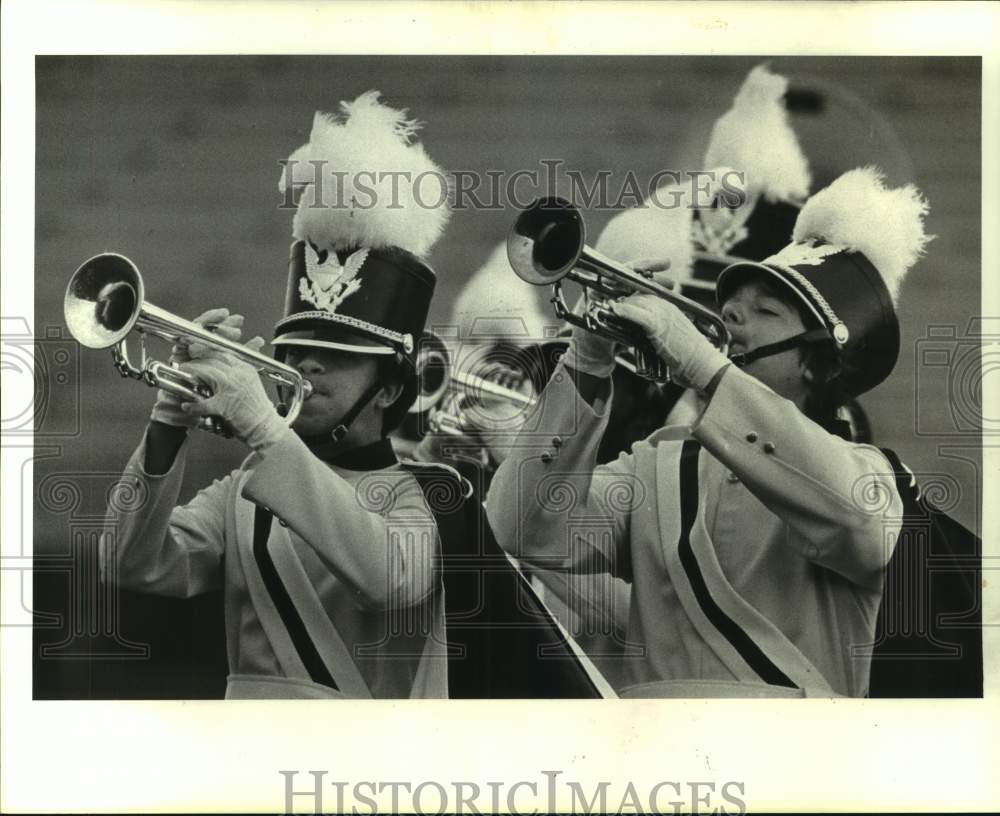 1984 Press Photo Members of St. Bernard High band play during marching festival-Historic Images