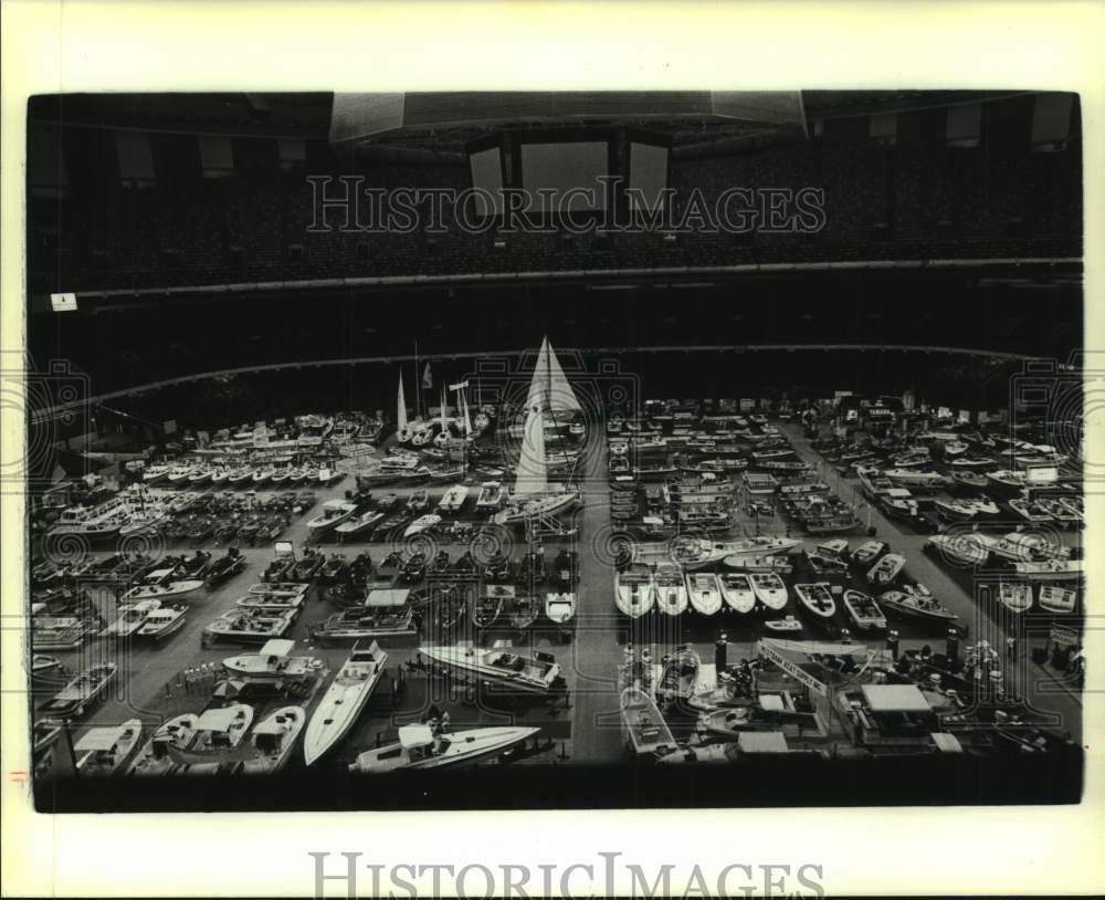 1990 Press Photo View of the Boat Show in the Louisiana Superdome - Historic Images