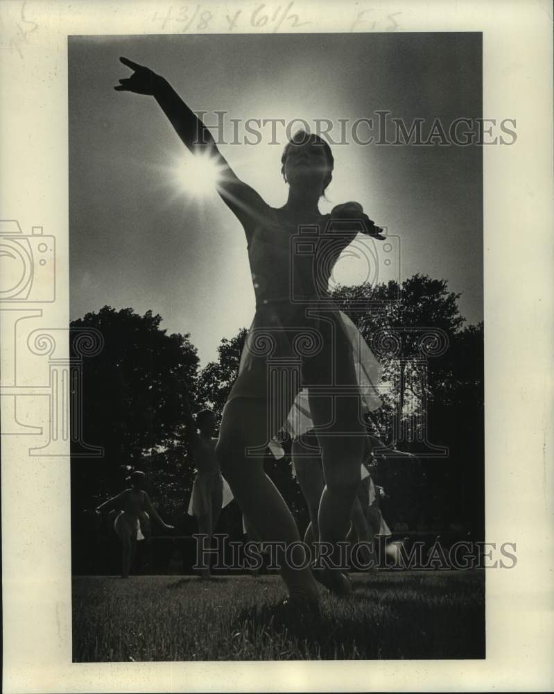 1978 Ballet of the South group performs at the Longue Vue Gardens - Historic Images