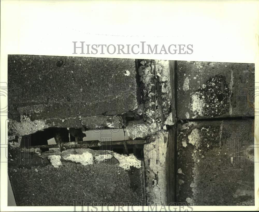 1987 A gap/damage on the surface of the Huey P. Long Bridge - Historic Images