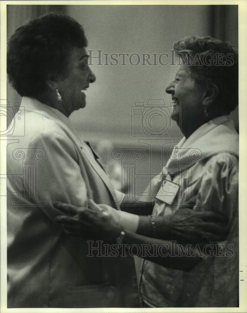 1991 Press Photo Lena S. Brown and Gilda Larre- 60th Reunion John McDoonogh High - Historic Images