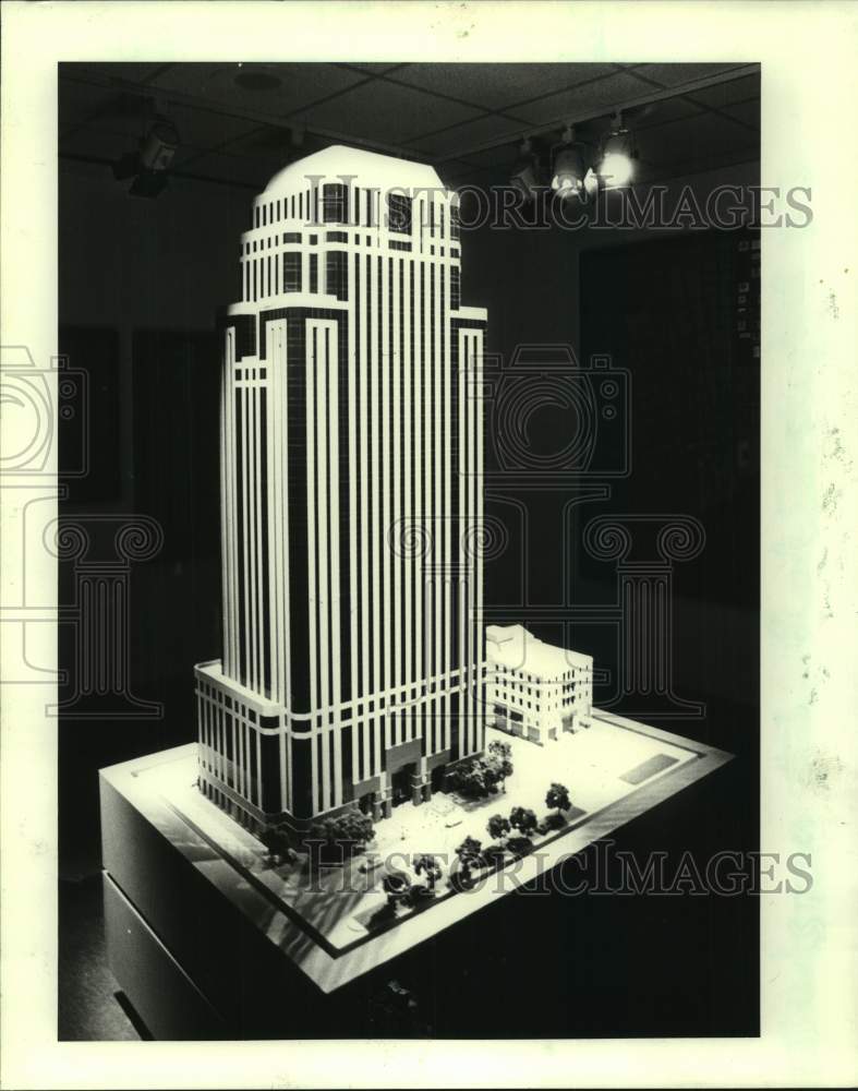 1986 Press Photo Model of Louisiana Light and Power tower. - Historic Images