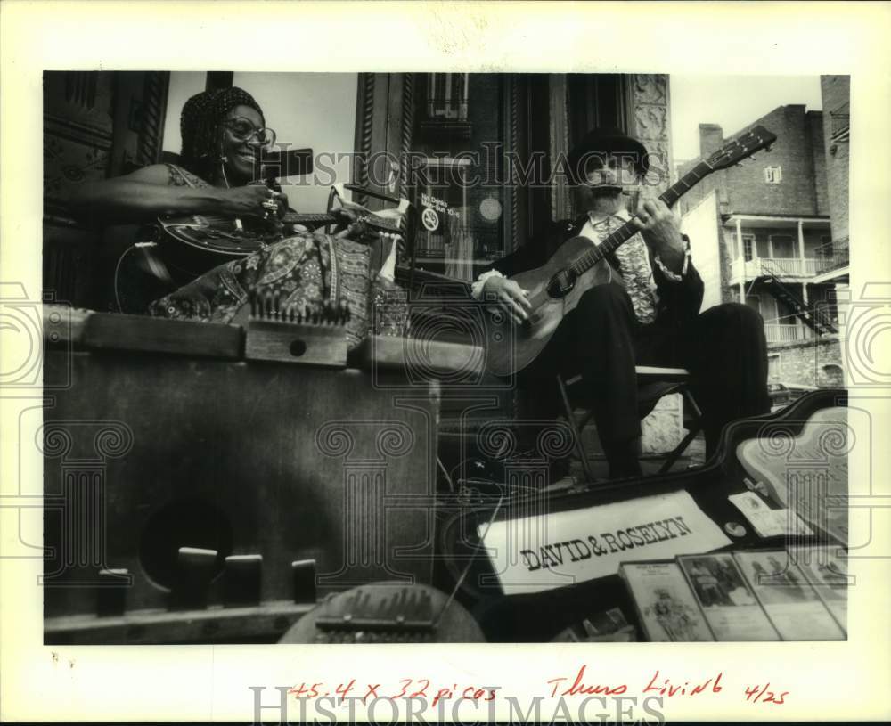 1991 Press Photo David Leonard &amp; Roselyn Lionhart play music in French Quarter - Historic Images