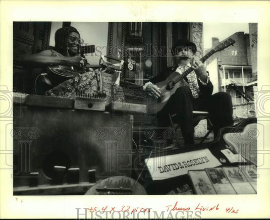 1991 Press Photo David Leonard & Roselyn Lionhart play music in French Quarter - Historic Images