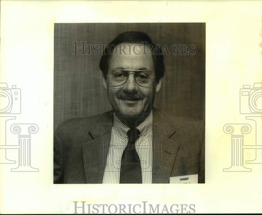 1987 Press Photo John B. Levert, Jr. at Winsor Court Hotel - Historic Images