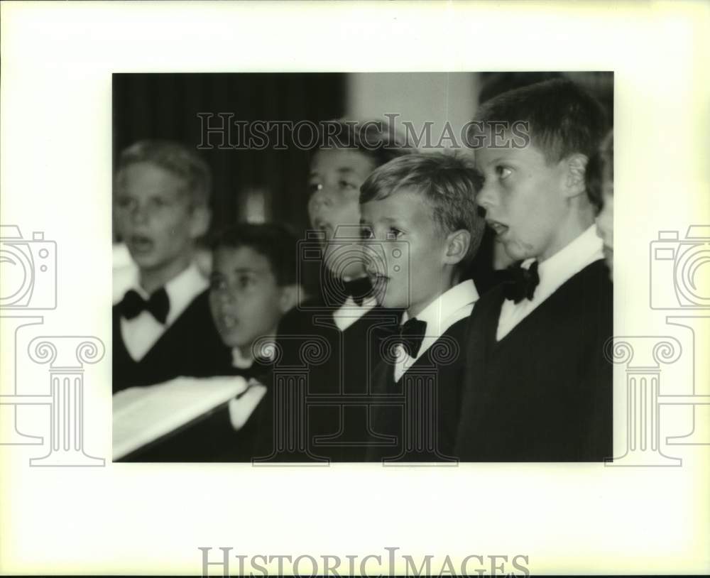 1995 Les Petits Chanteurs du Comte&#39;s de Flandre Choir at St. Mark - Historic Images