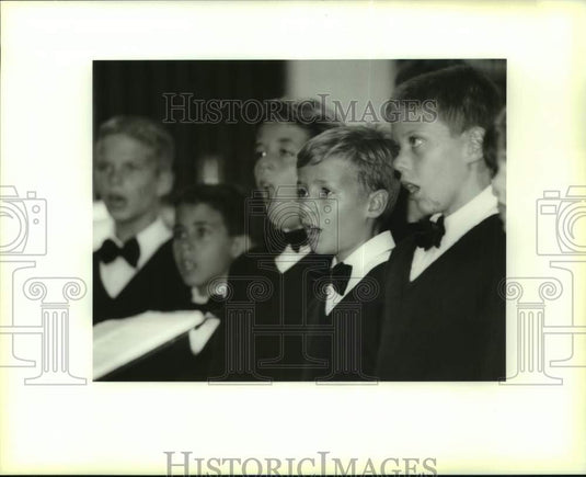 1995 Les Petits Chanteurs du Comte's de Flandre Choir at St. Mark - Historic Images