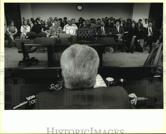 1995 Press Photo Casino president Max Chastain's furlough notice to employees - Historic Images
