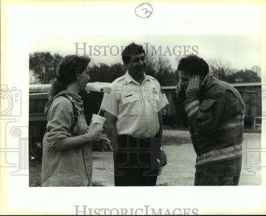 1995 Press Photo Fire Chief Thomas Stone & students Sherrie Smith & Earl Rhodes - Historic Images