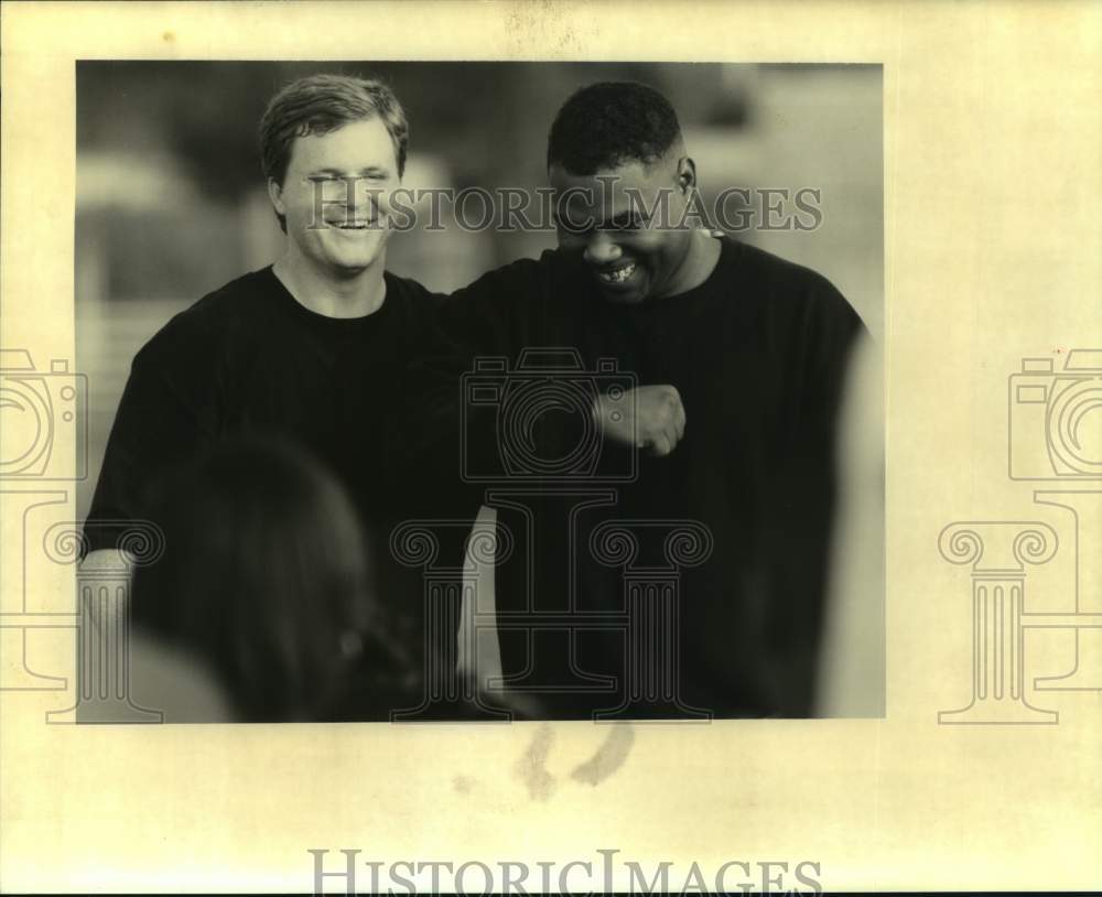 1995 Press Photo George Angeletti kids with Mo Leverett, Desire Street Ministry - Historic Images