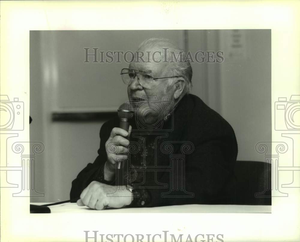 1995 Press Photo Lyle Leverich, conveyed his thoughts on Tennessee Williams. - Historic Images