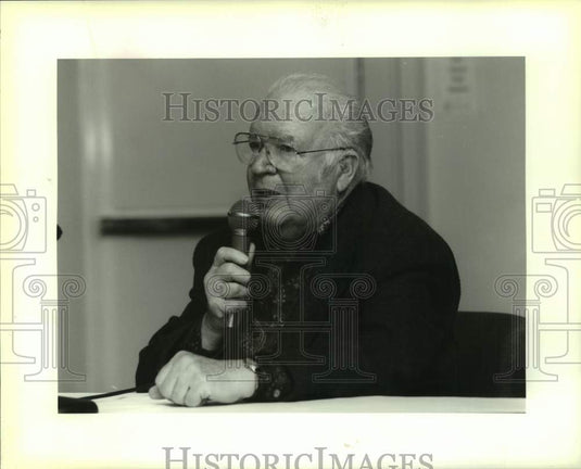 1995 Press Photo Lyle Leverich, conveyed his thoughts on Tennessee Williams. - Historic Images