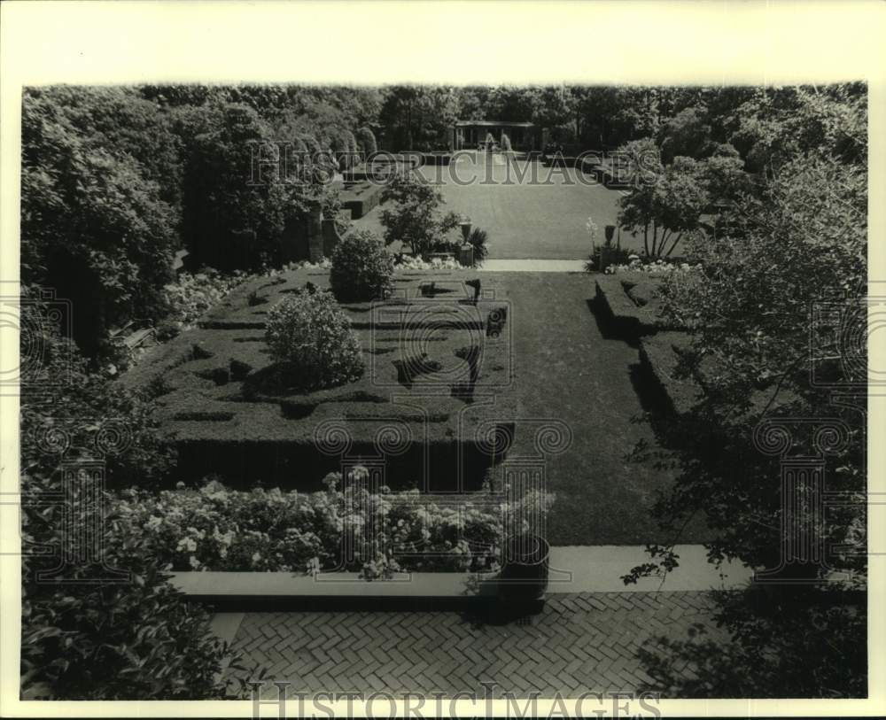 1988 Press Photo Long Vue Gardens - Historic Images