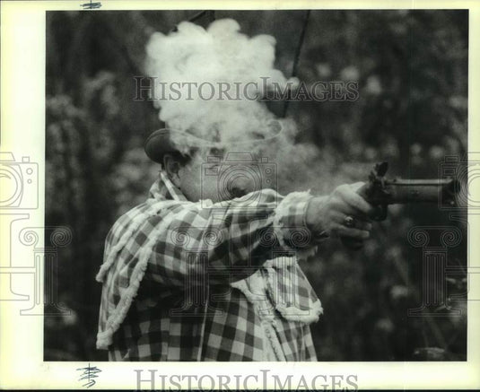 1993 Press Photo Dave Johnson duel reenactment during Settlers Days program - Historic Images