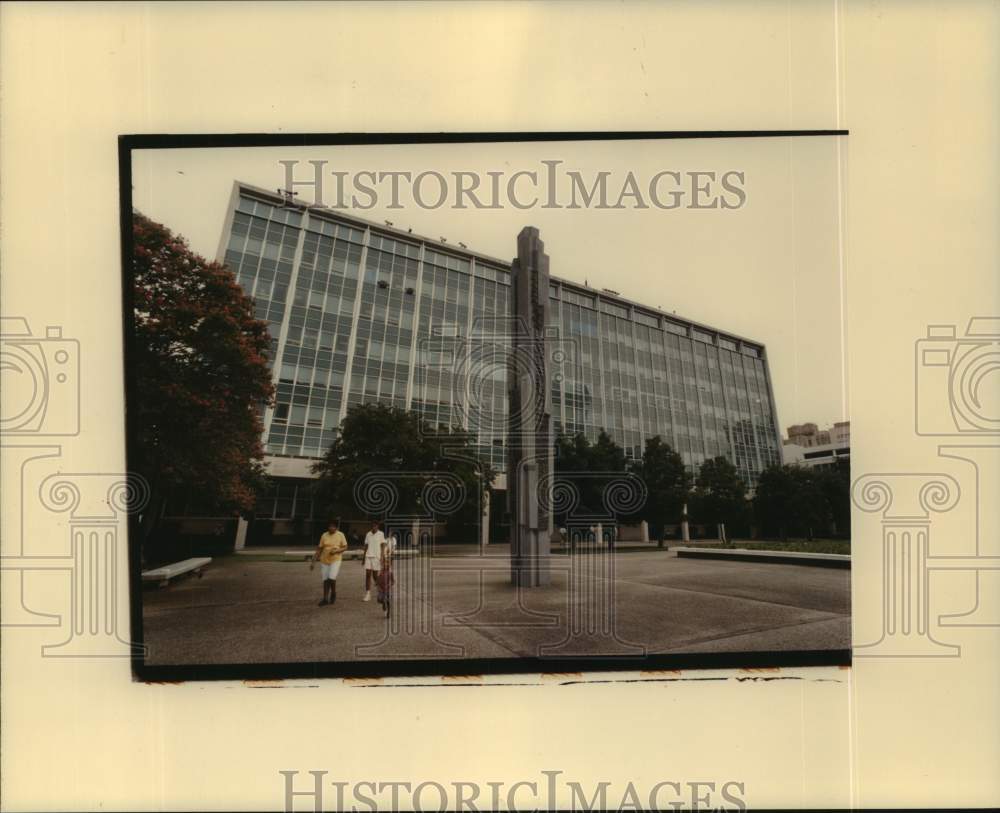 1995 Press Photo Louisiana State Office Building in Loyola - Historic Images